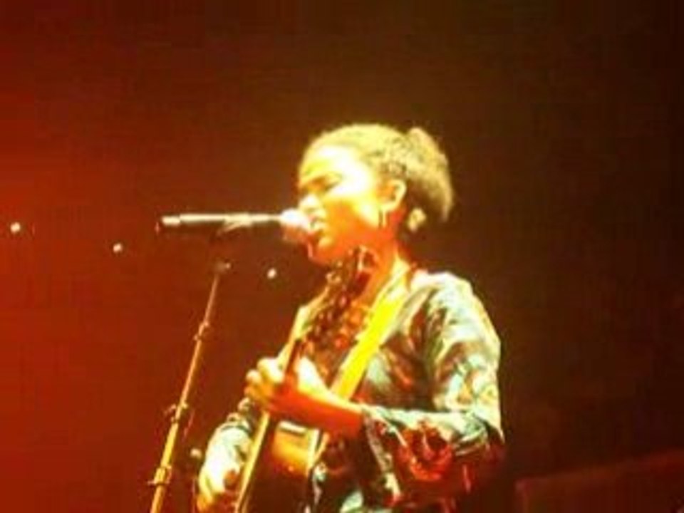 Nneka - Live 2sur3