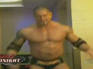 Un fan de catch s'incruste en backstage (RAW 07.07.2008)