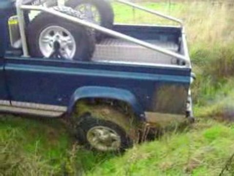 passage de fossé en land rover defender 110
