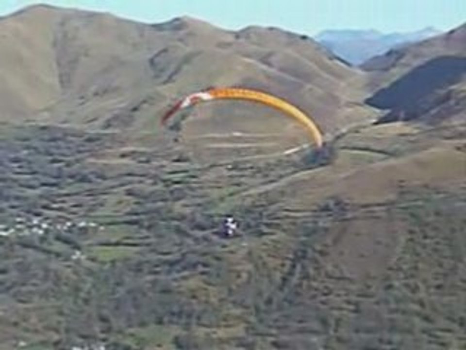 Décollage en parapente à Val Louron