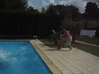salto arriere avnt et gainer swiming pool