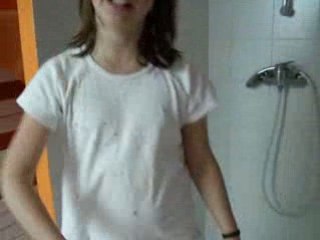 Agath£ ALias La tapeuse de brosse a dents !! lol