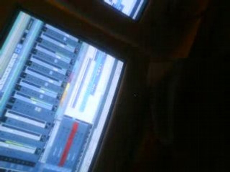 Grim Crusher en studio clip