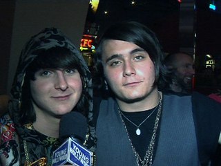 "Shake It" with Metro Station