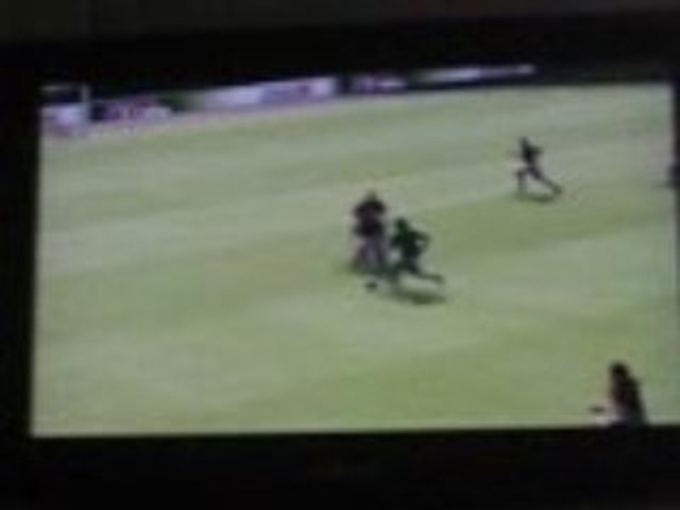 but de gomis ( pes2009 )