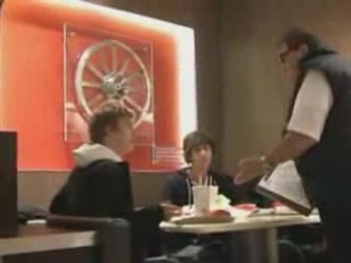 Un physio chez McDo ? Tiens-toi bien