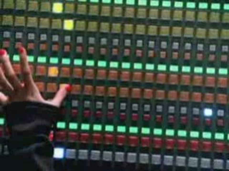 Christina Aguilera video for new single Keeps Gettin Better