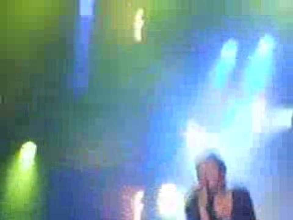 CW 2.o6 la Cigale Kiss the bride
