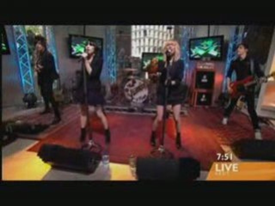 Veronicas -Take Me On The Floor @Sunrise