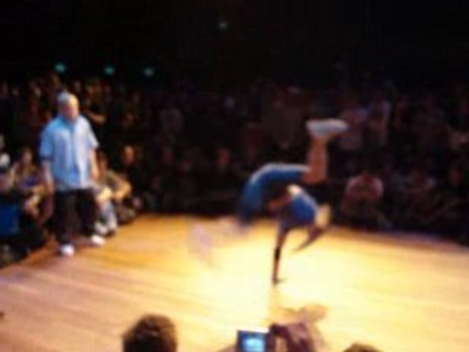 BREAK DANCE