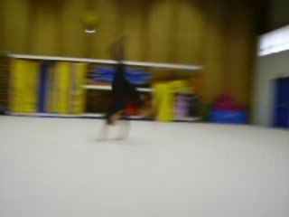 Maud en saut de main roue repoussée