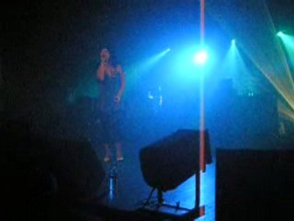 Amel en concert à l'Agora à Equeurdreville =)  (6/11/08)