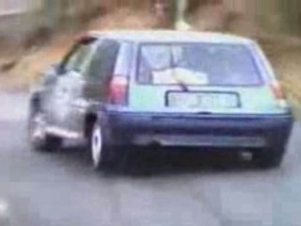 Renault 5 accident