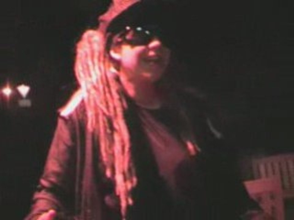 FanWalk Day 3 - Fan of Tokio Hotel fell into canal