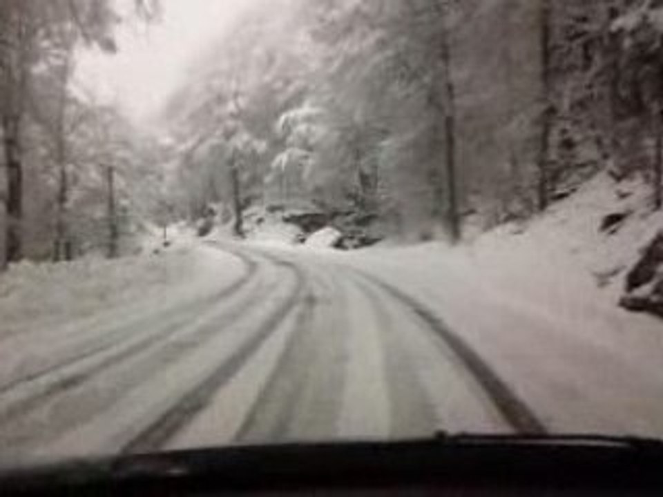 Première neige dans les Pyrénées -  Col du Somport