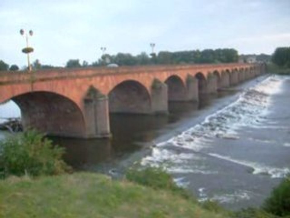 Moulins le complot gris suite