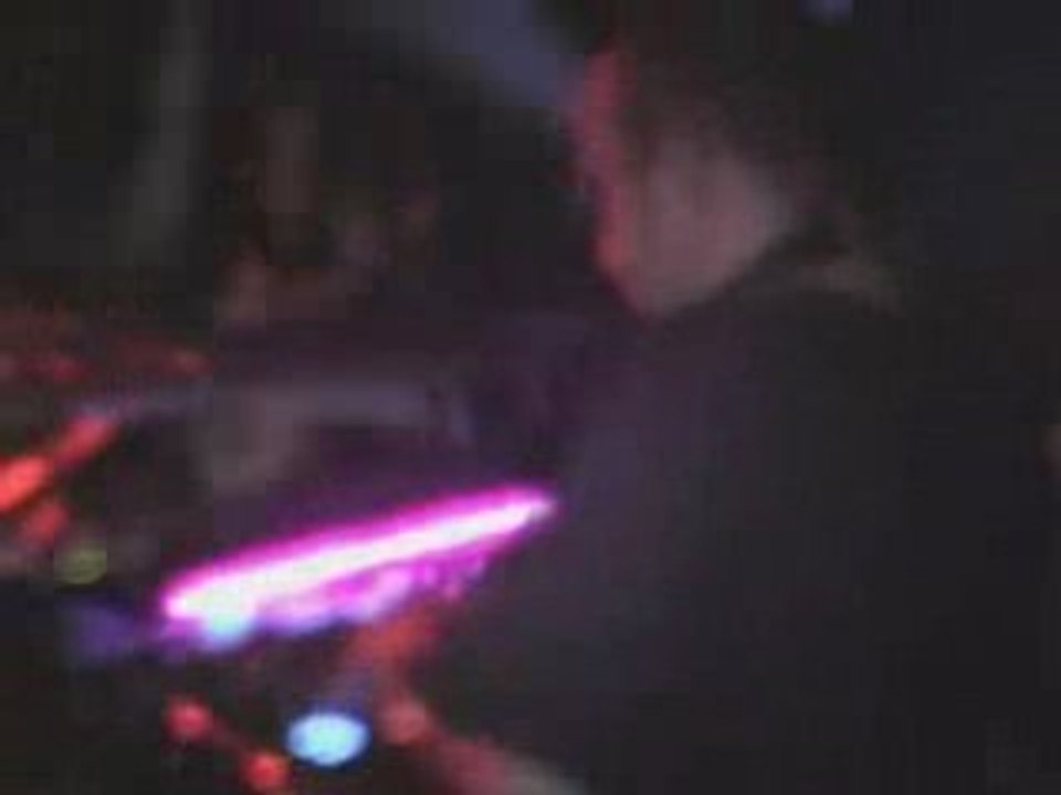 Eastone vs Nico de Lux - Double Deuce