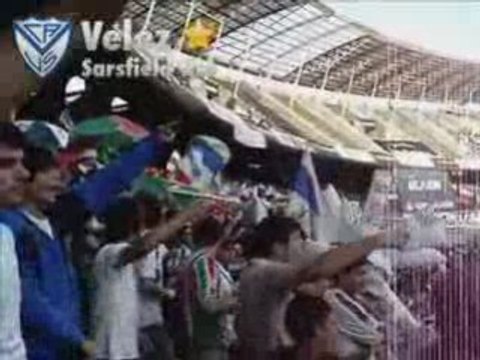 Hinchada de Velez Sarsfield frente a Racing