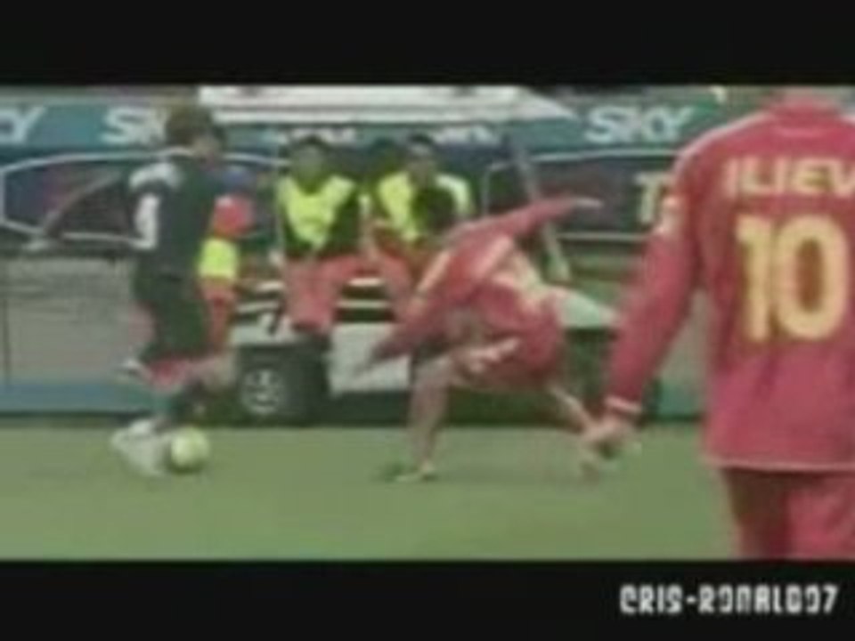 Cristiano Ronaldo - Freestyle Battle 2008 [from]