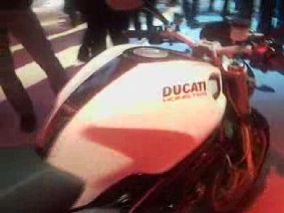Nouvelle ducati 1100