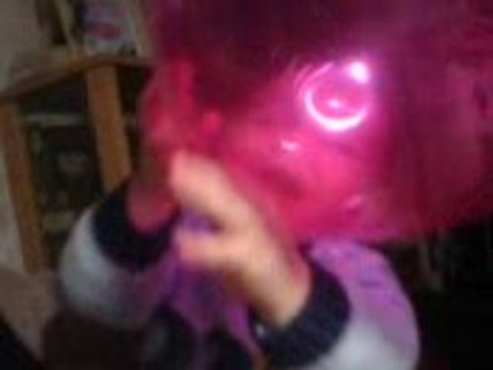 gio fou rire ballon