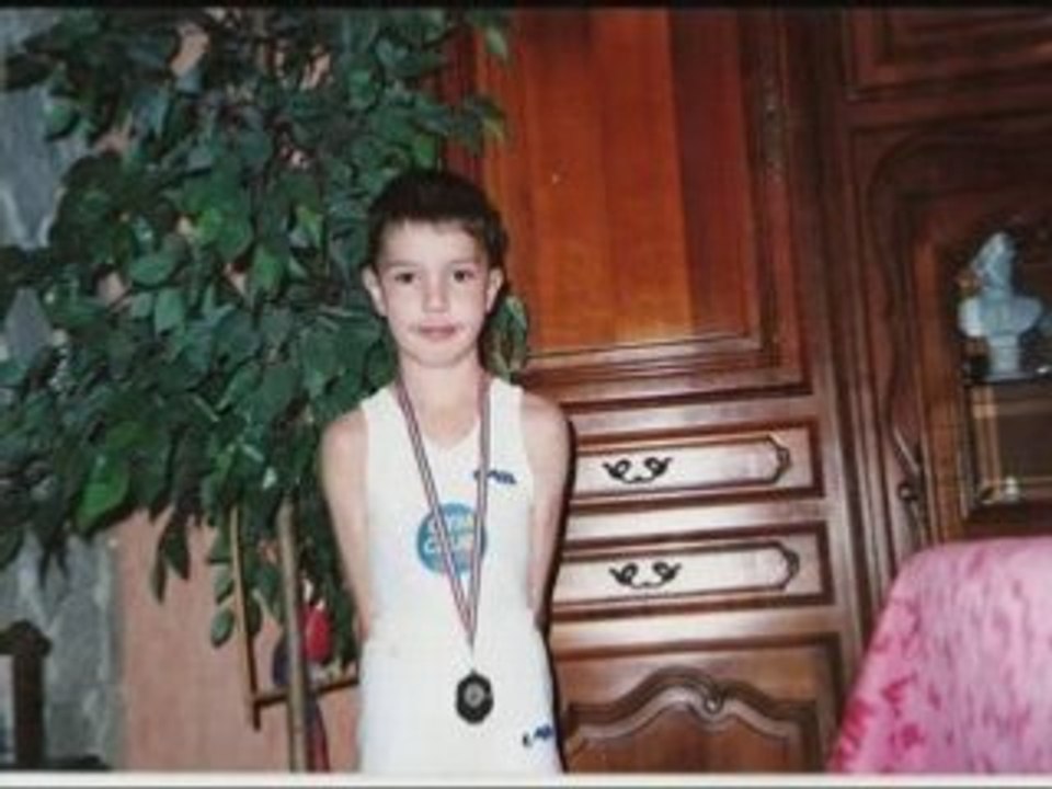 A La Mémoire De Notre Héros Valentin, Pour Son Courage