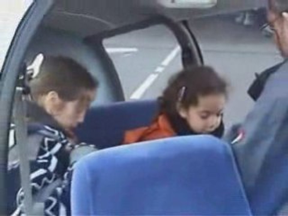 Younes fait du karting, younes fait de l'avion