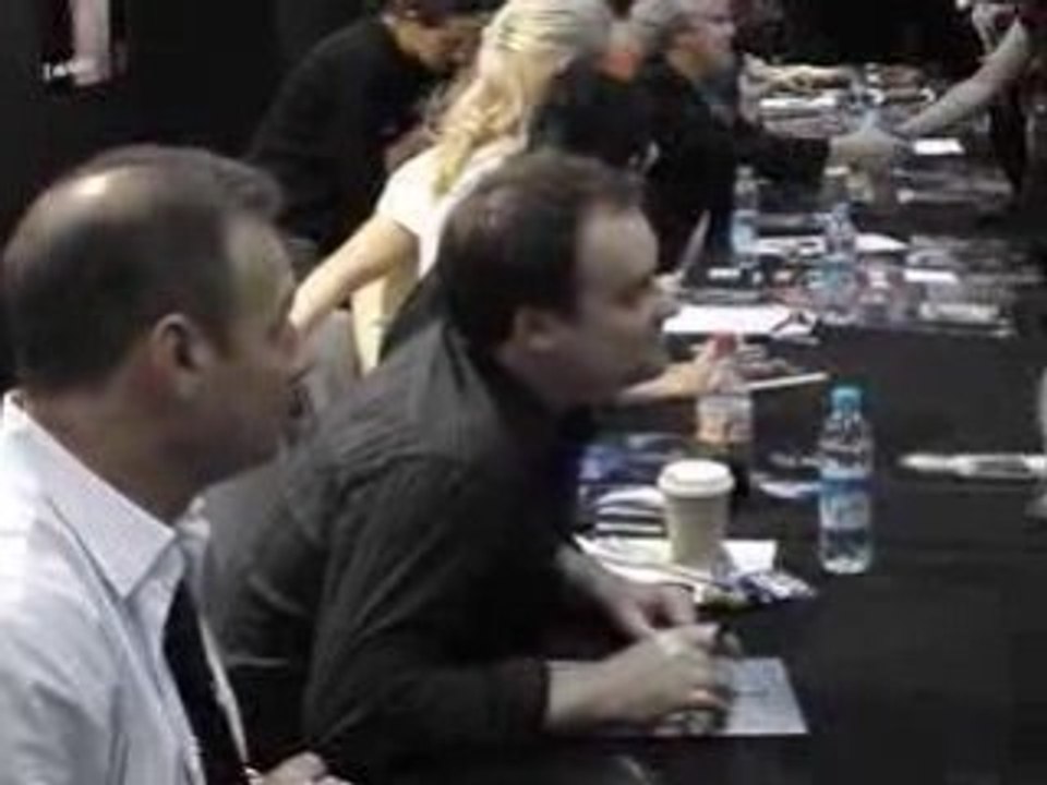 Signing David Hewlett in Armageddon 2008 Auckland