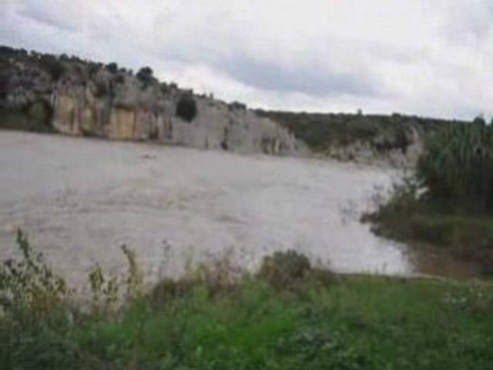 Gardon collias crue novembre 2008 gard 30 france