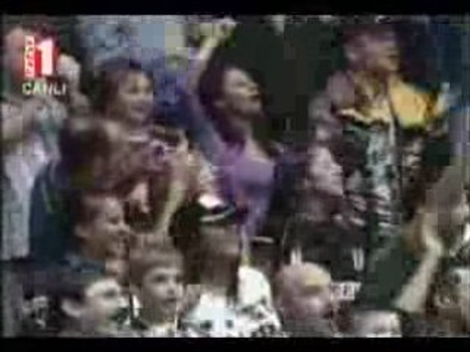 Ambiance énorme à BESIKTAS  Basket  (1)   çArşı