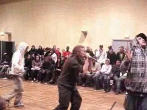 Clash MC- Papy Russe et Bob Cobain vs Dees et MICK- Partie 1