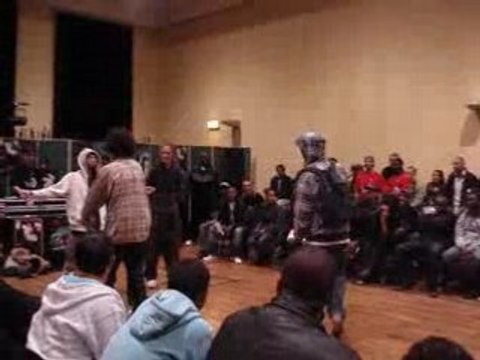 Clash MC- Papy Russe et Bob Cobain vs Dees et MICK- Partie 2