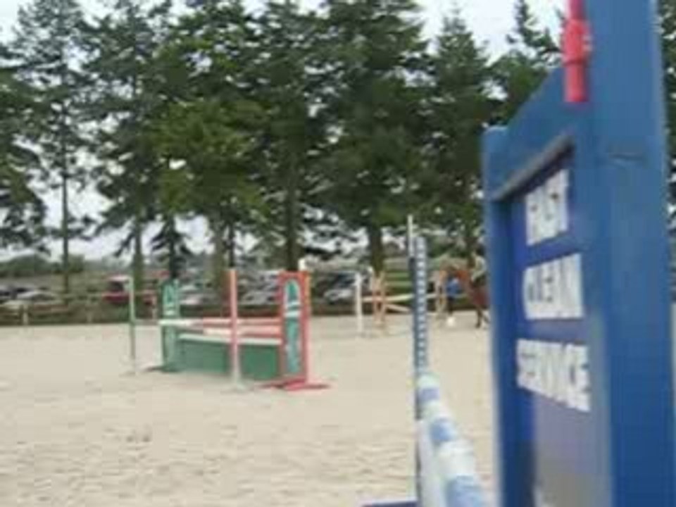 Fanny et Hotesse a Mont en Bessin