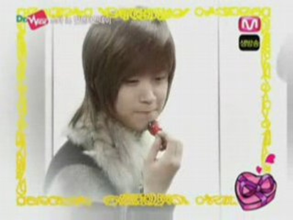 JaeJin tries to be sexy