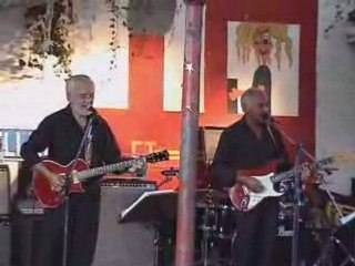 LET YOUR LOVE FLOW - THE SHADOOGIES -(THE BELLAMY BROTHERS)
