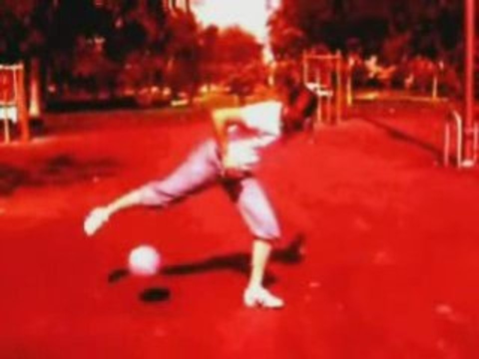 Girl Doing Freestyle la ptite soeur de ronaldihno