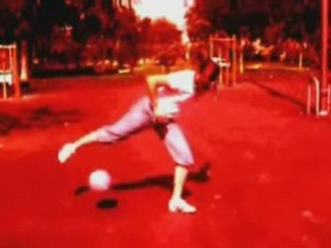 Girl Doing Freestyle la ptite soeur de ronaldihno