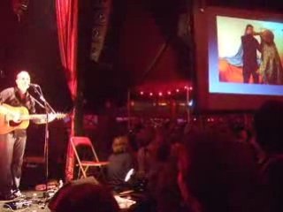 Oldelaf et Monsieur D - L'Hymne à l'amour