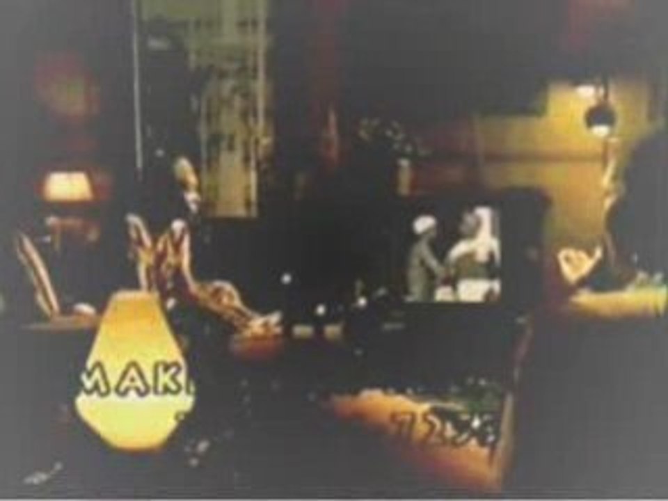 2pac - Makaveli - hit em up (remix) - pacs life album