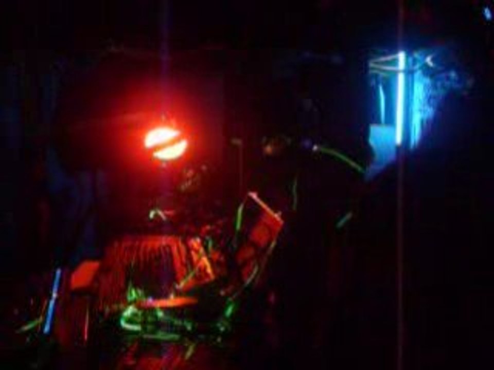 AlKaLoÏd (trib-o-matik) live