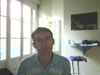 Wiwi égratigne "On s'embrasse on oublie tout"