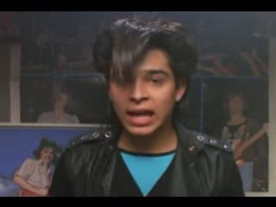 Fez sings "I ran" HILARIOUS