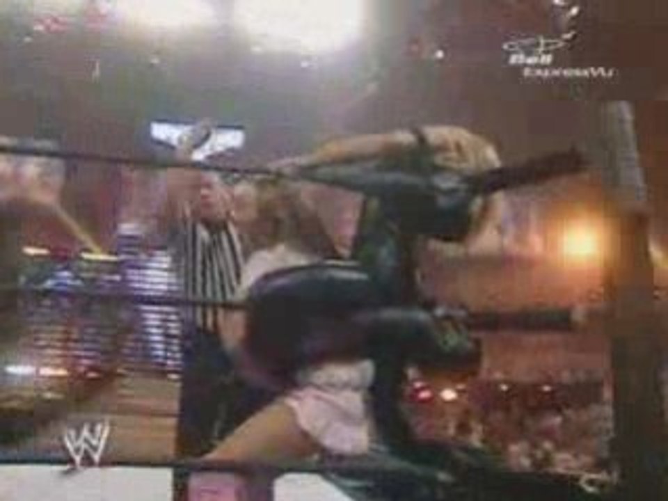 Wrestlemania 22 - Trish Stratus vs Mickie James