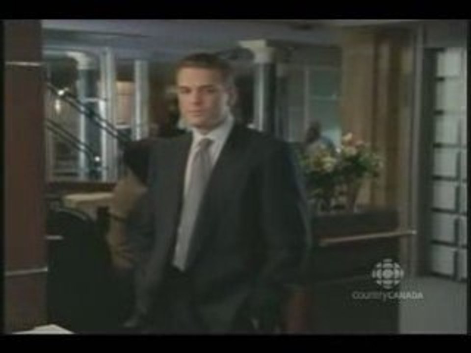 David Hewlett in TRADERS Grant jansky S03E20