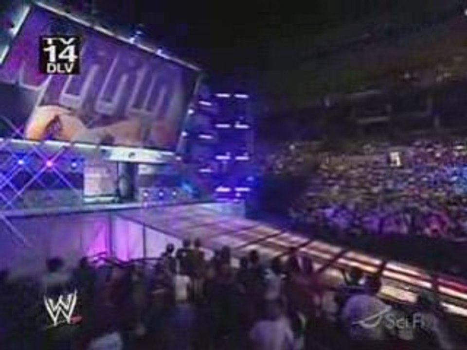 Maria Kanellis Entrance