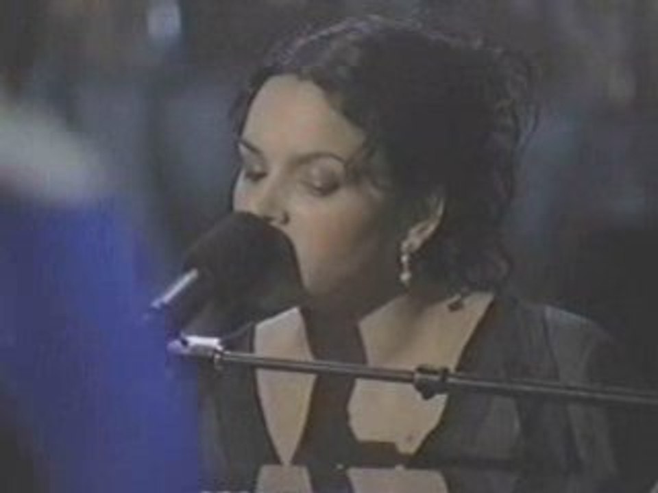 Dolly Parton & Norah Jones - The Grass Is Blue