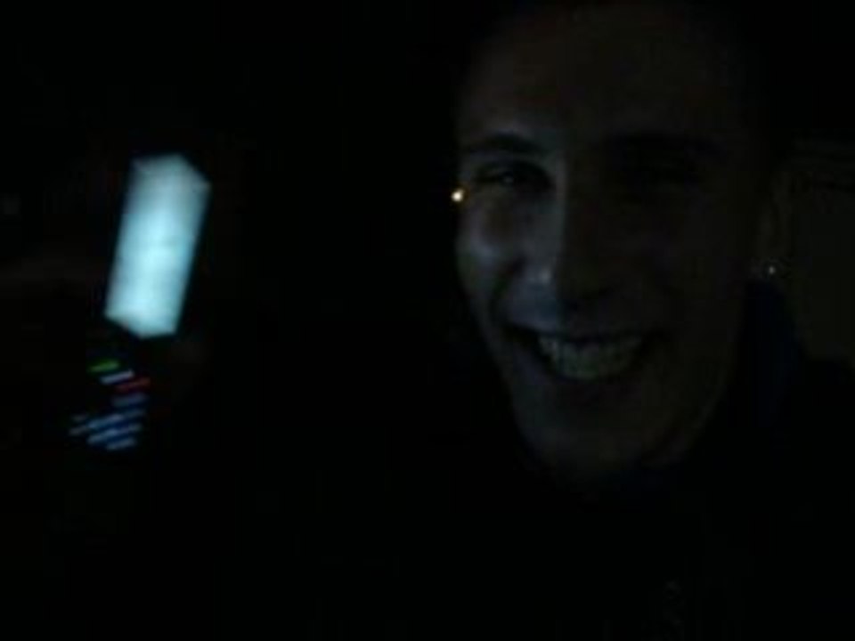 Coco appelle Taxi Castries à 5h du mat