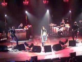 Portrait d'une femme heureuse