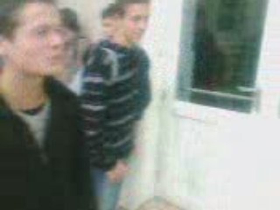 VID002