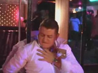 Maïkeul Endetta le vrai Mickael Vendetta lève une nana